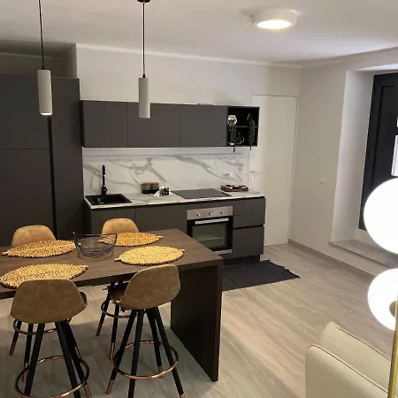 Zola Luxury House Apartment *